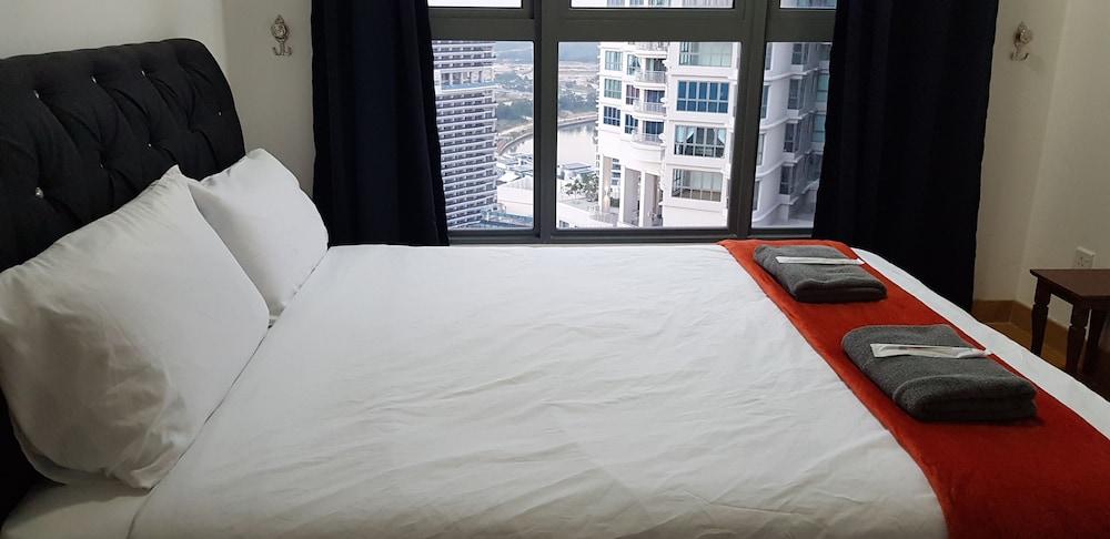 SkyView Teega at Puteri Harbour