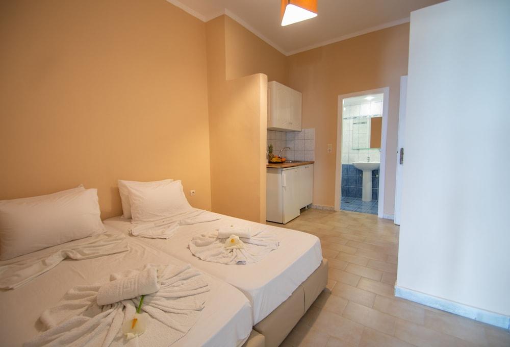 Aktypis Deluxe Studios