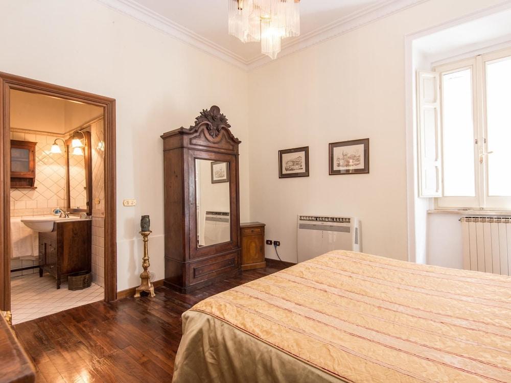 RSH Spanish Steps Luxury Apartment
