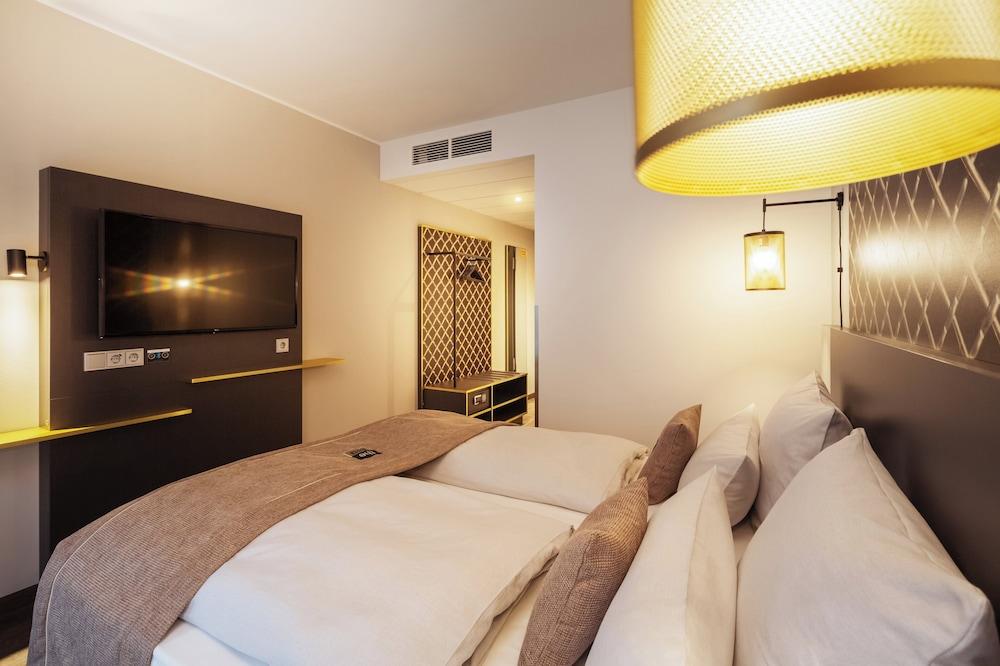 Holiday Inn - the niu, Mesh Stuttgart Messe by IHG