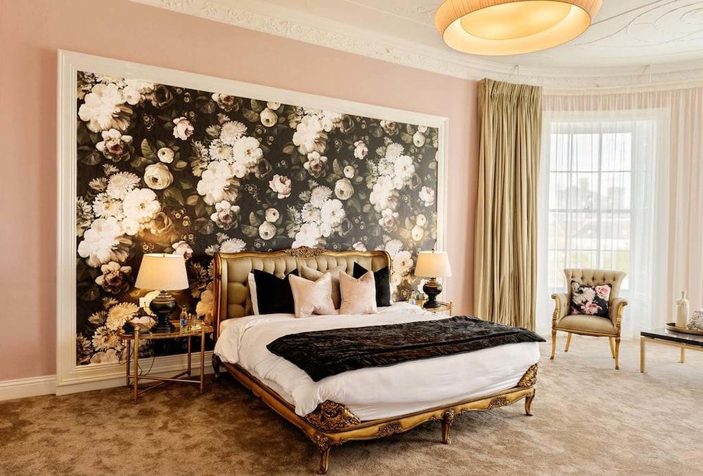 Butler House & Garden