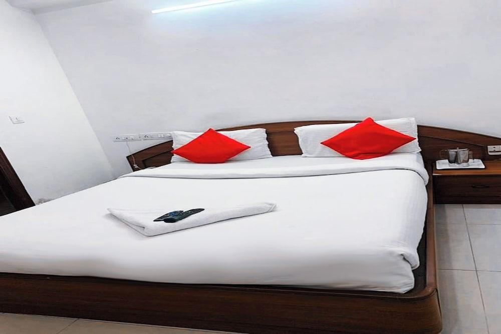 Hotel Champion Inn near Yeswantpur Junction Railway Station