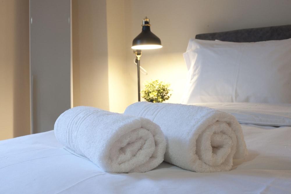 Ambelokipi. Spacious Sunny Apartment