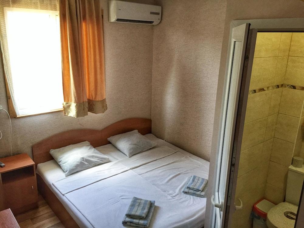 Golubaya Laguna Hotel