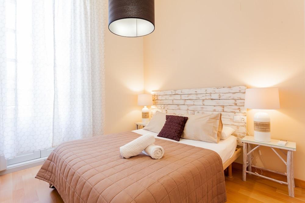 Cozy Flat Niño de Guevara