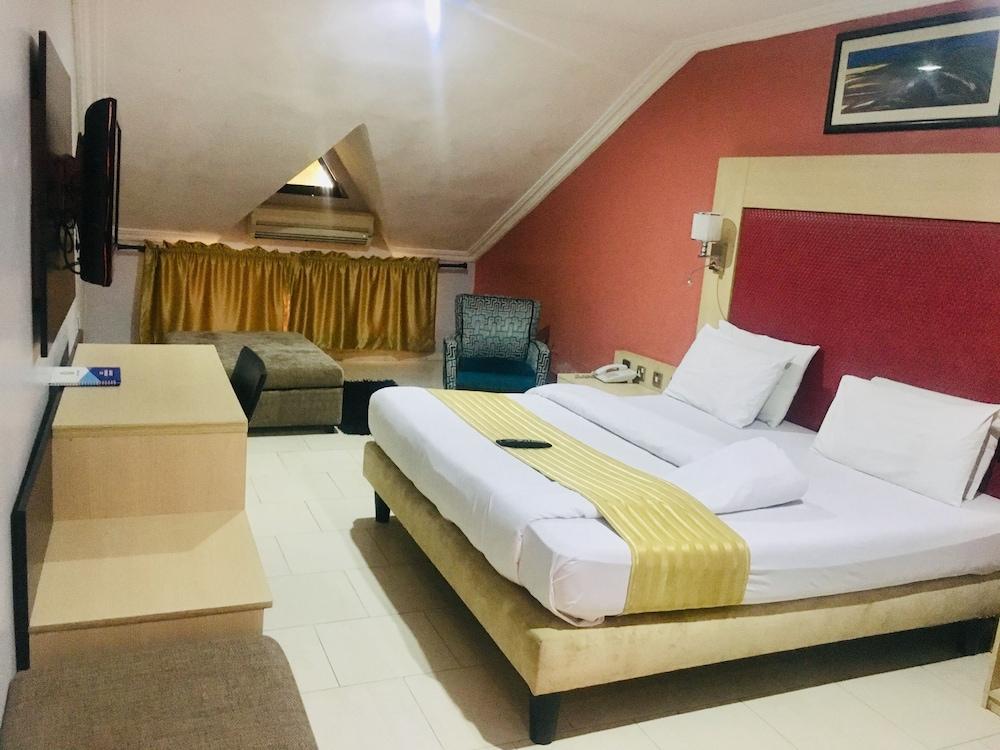 Home Gate Resort Limited