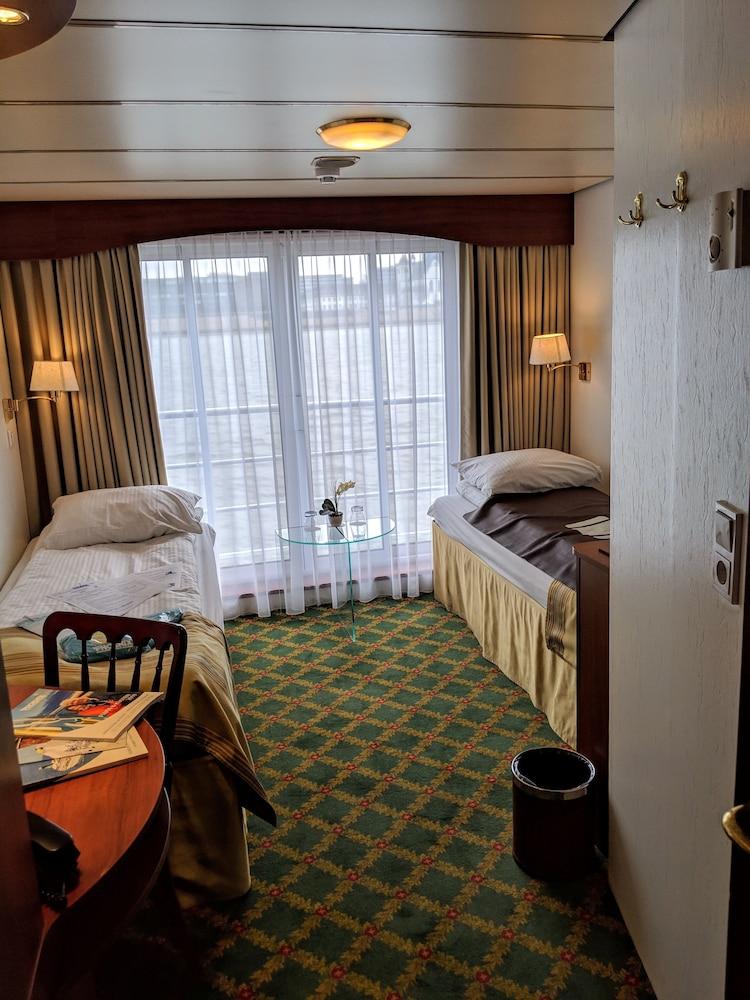 KNM MS Switzerland I - Düsseldorf