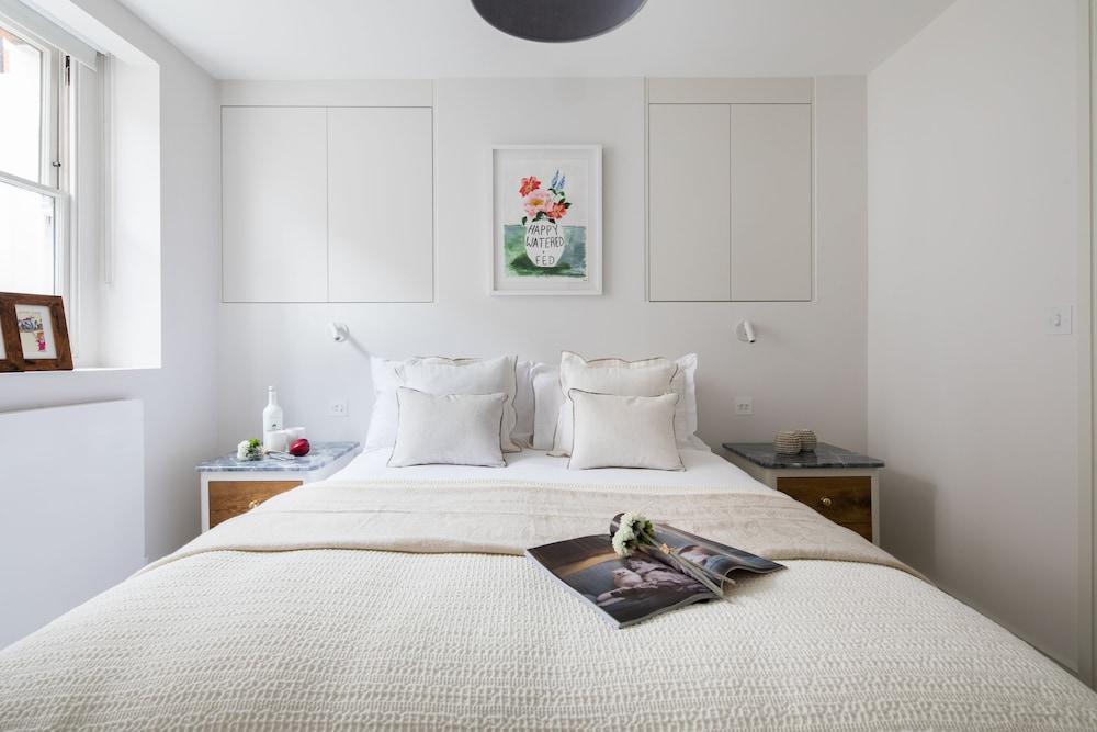 Iverna Gardens by Lime Street