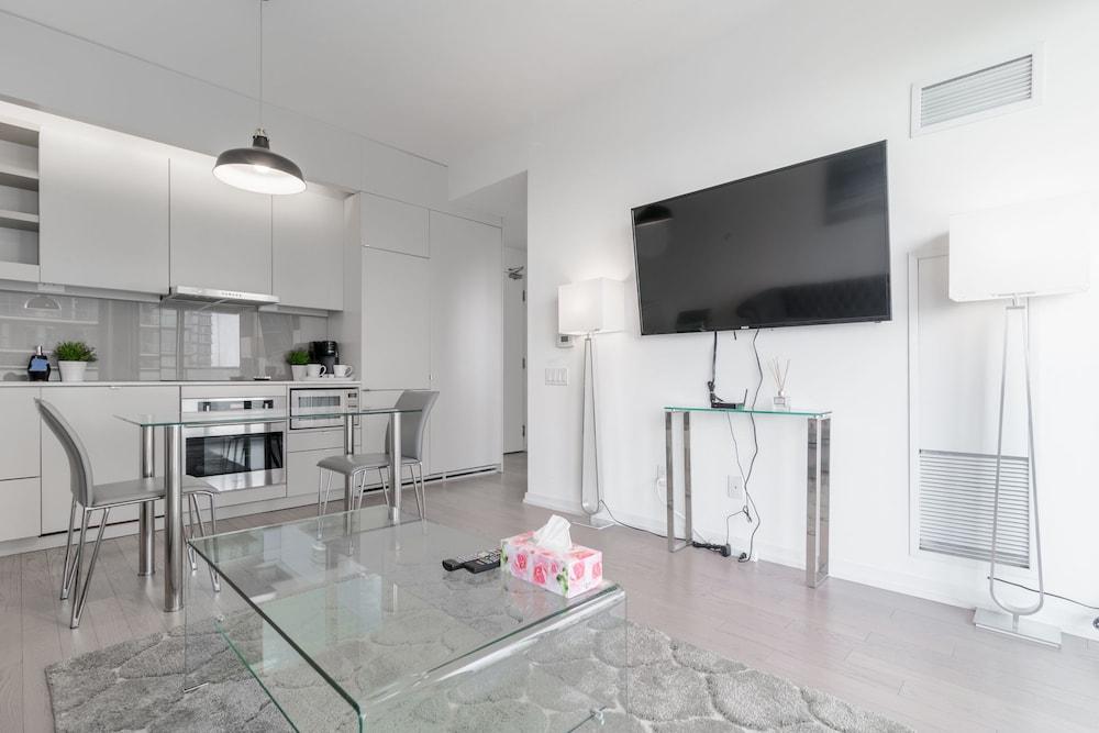 Metropolis Suites - Peter St