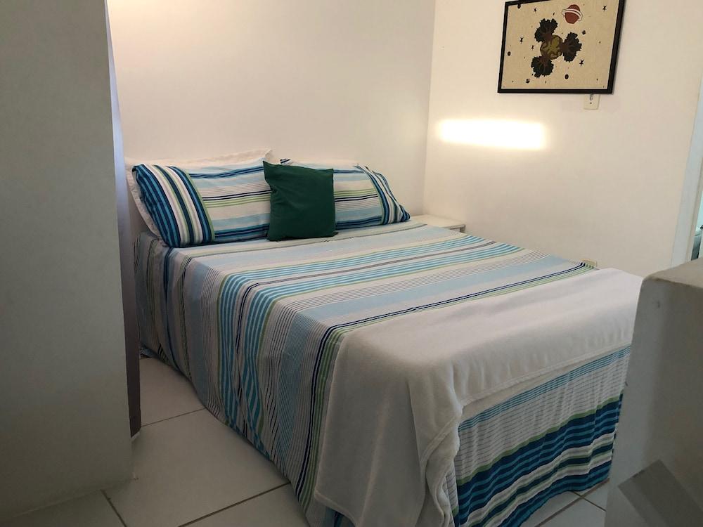Apartamento com Piscina a Beira Mar