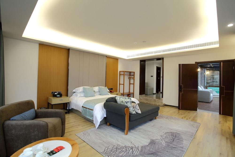 Lushan Xinyuan Hotel