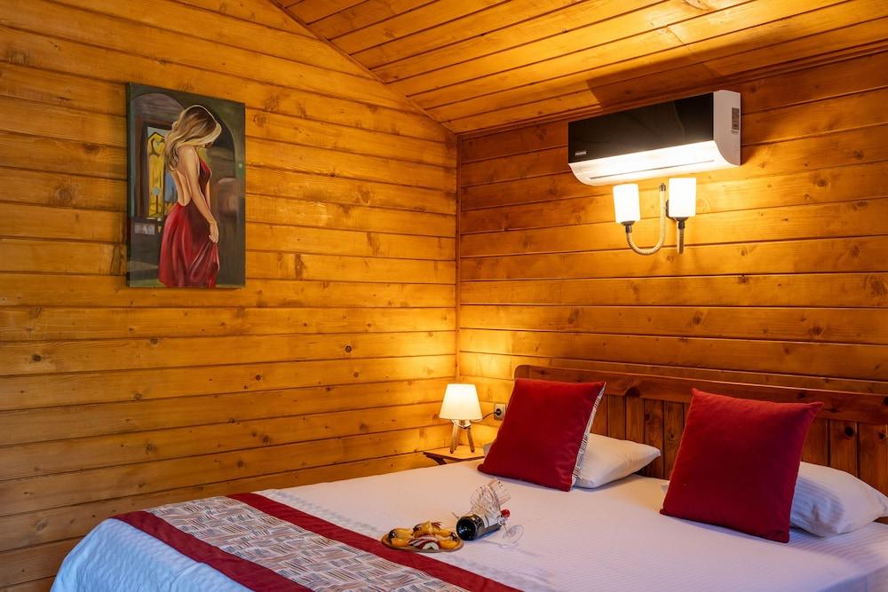 Eden Bungalows and Beach