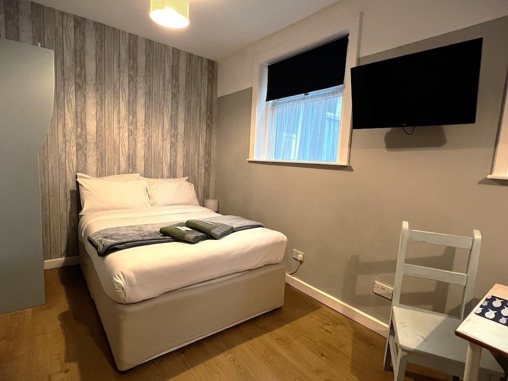 Central Cove Guesthouse