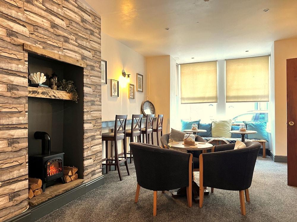 Central Cove Guesthouse