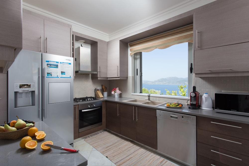 Luxury Villa for 6 Amazing Sea View Pool