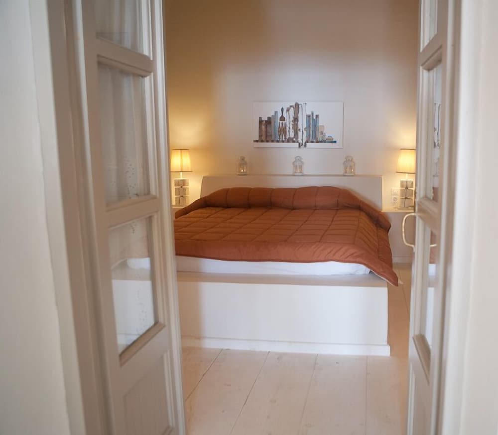 Art Villa Exogonia Santorini