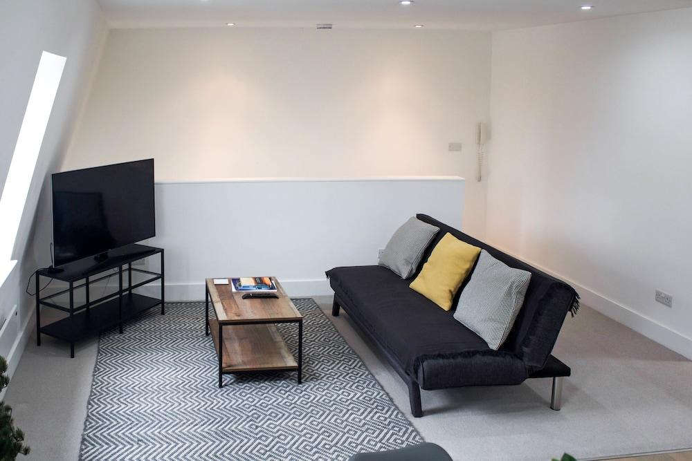 Cosy Two Bed in Islington