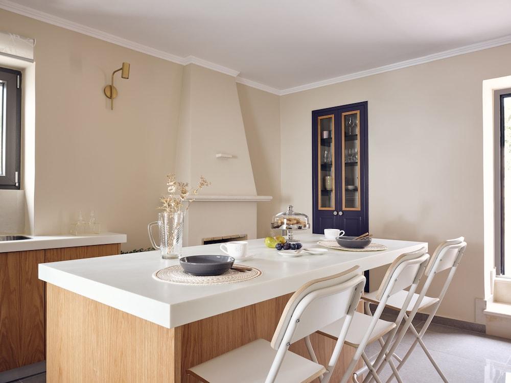 Thea lux natur villa