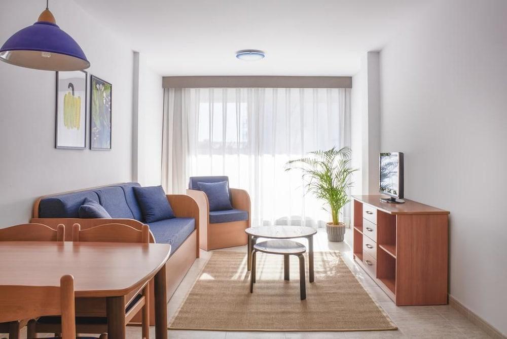 Apartamento climatizado cerca del mar