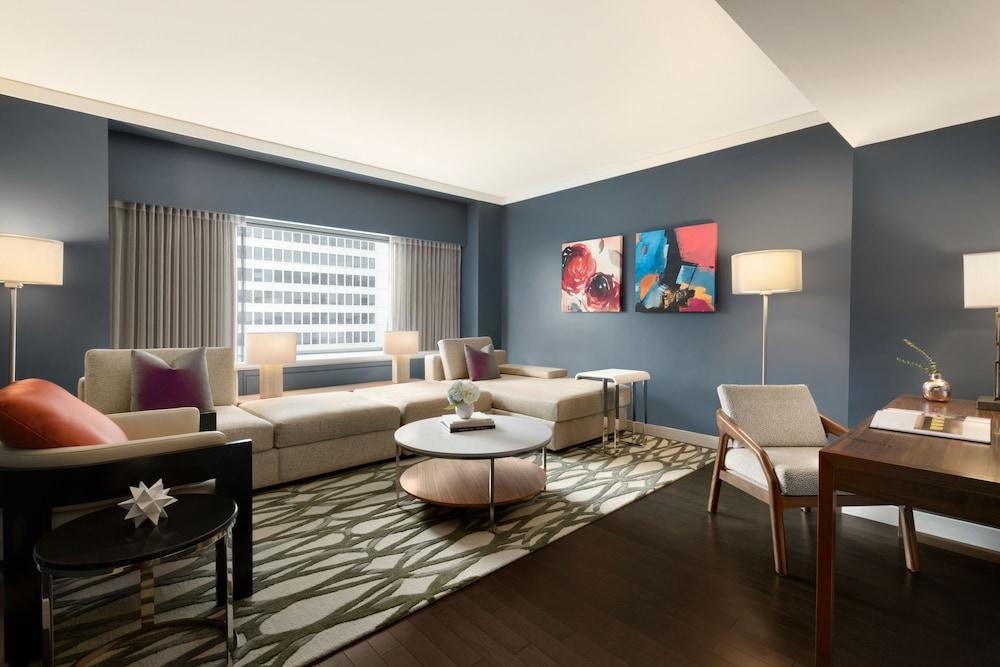 Fairmont The Queen Elizabeth Gold Experience