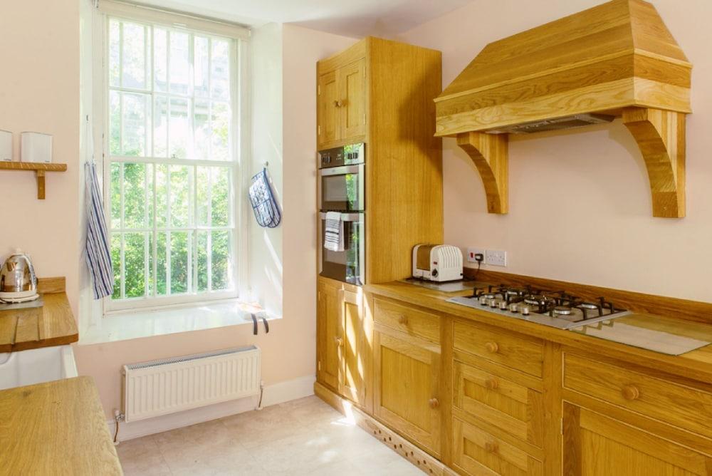 Pleasant 2-Storey City Apartment