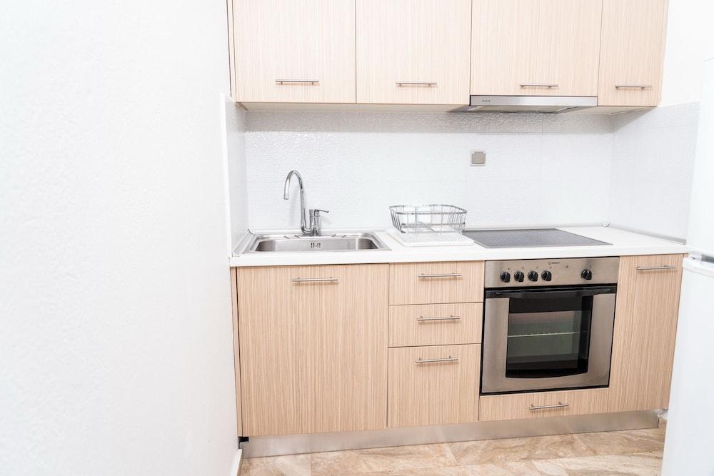 Zennova Aelia Apartments 7