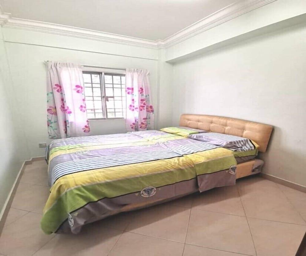 Just For You Highlands Apartment.