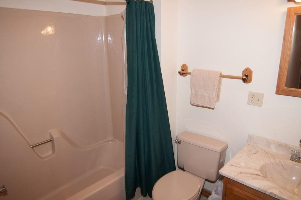 Northwoods A4 - Huckleberry Hideaway