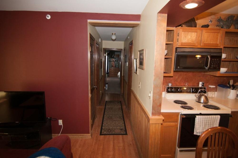 Slopeside Condo D102