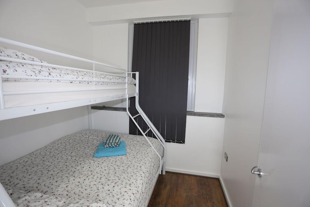 Beautiful 2 beds Woolwich Central Apt