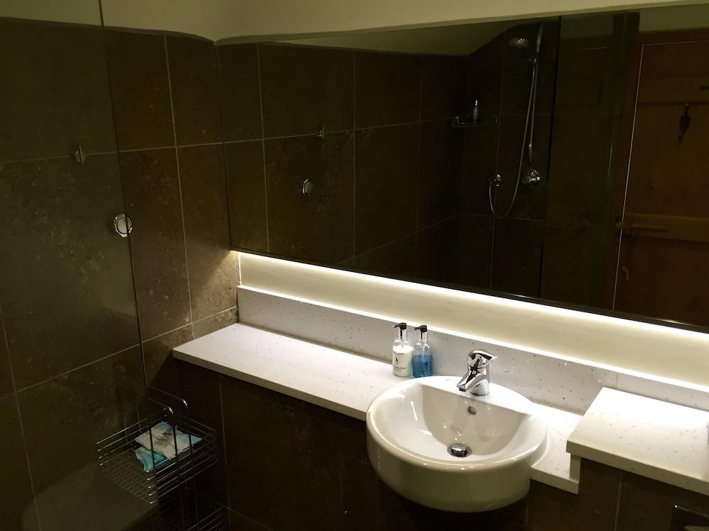 Thatched Cottage B&B