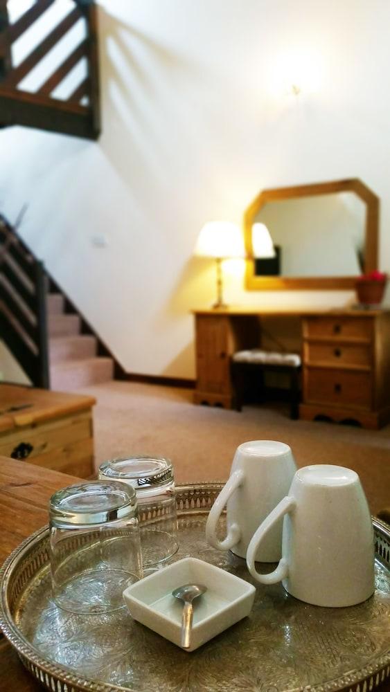 Milton's Country Lodge