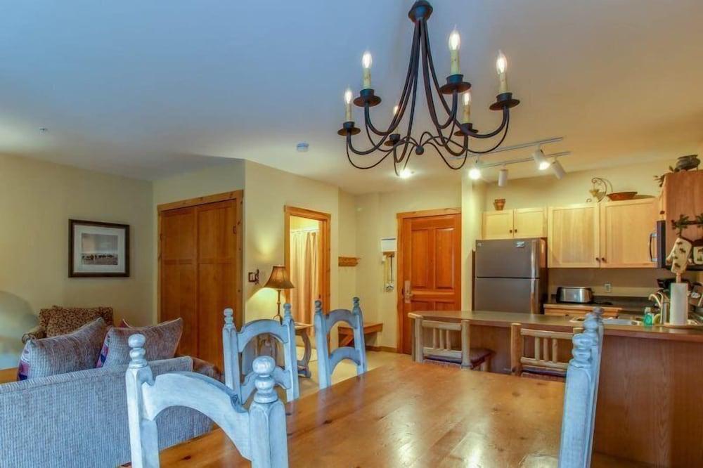 1 Bedroom Plus Murphy Mountain Condo in River Run Village with Hot Tub Access and Walking Distance to Ski