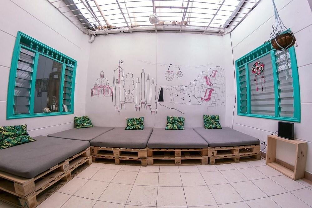 Medallo Social Hostal