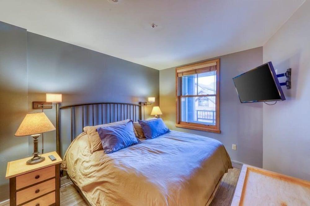 1 Bedroom Mountain Condo in River Run Village with Beautiful Mountain Views and Walking Distance to Ski