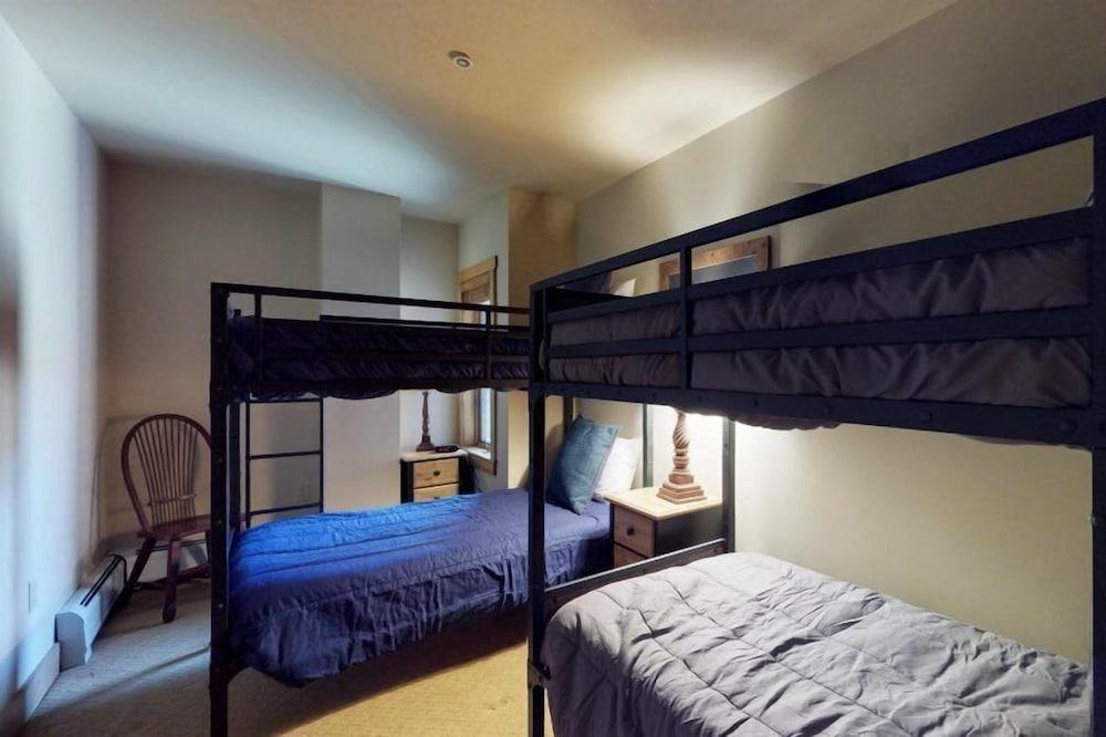 Red Hawk Lodge 2 Bedroom Condo in River Run Village