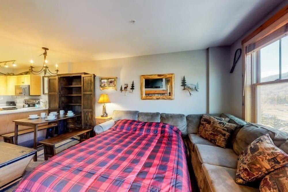 1 Bedroom Premier Mountain Condo in River Run Village Just a Short Walk to Shopping, Dining, and Skiing