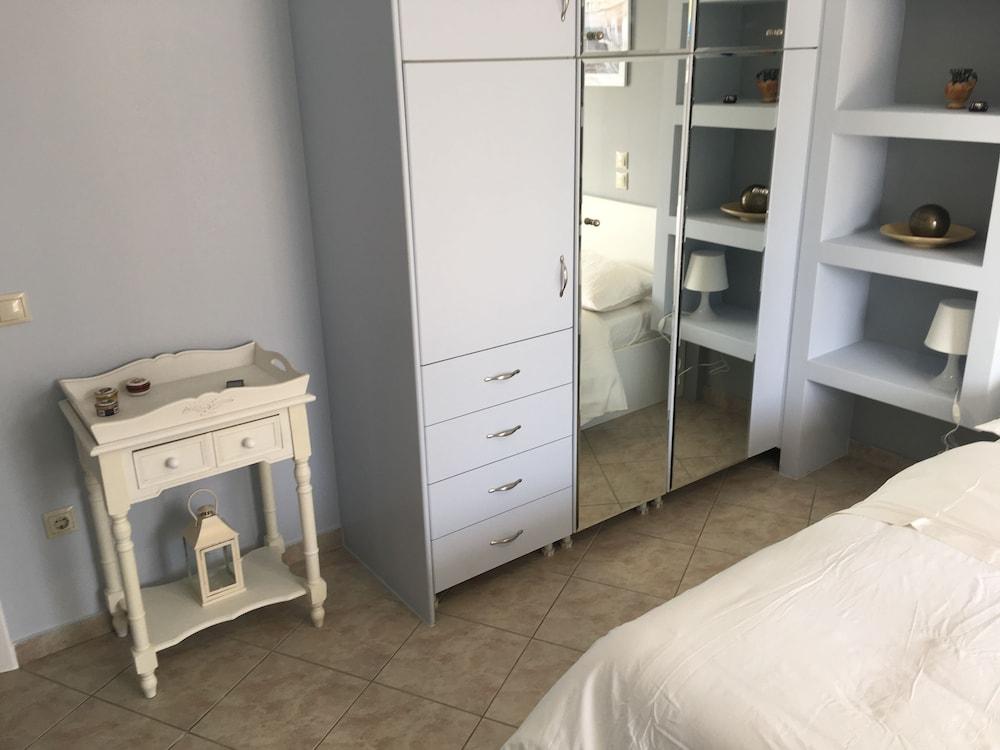 Cozy Flat With Acropolis View