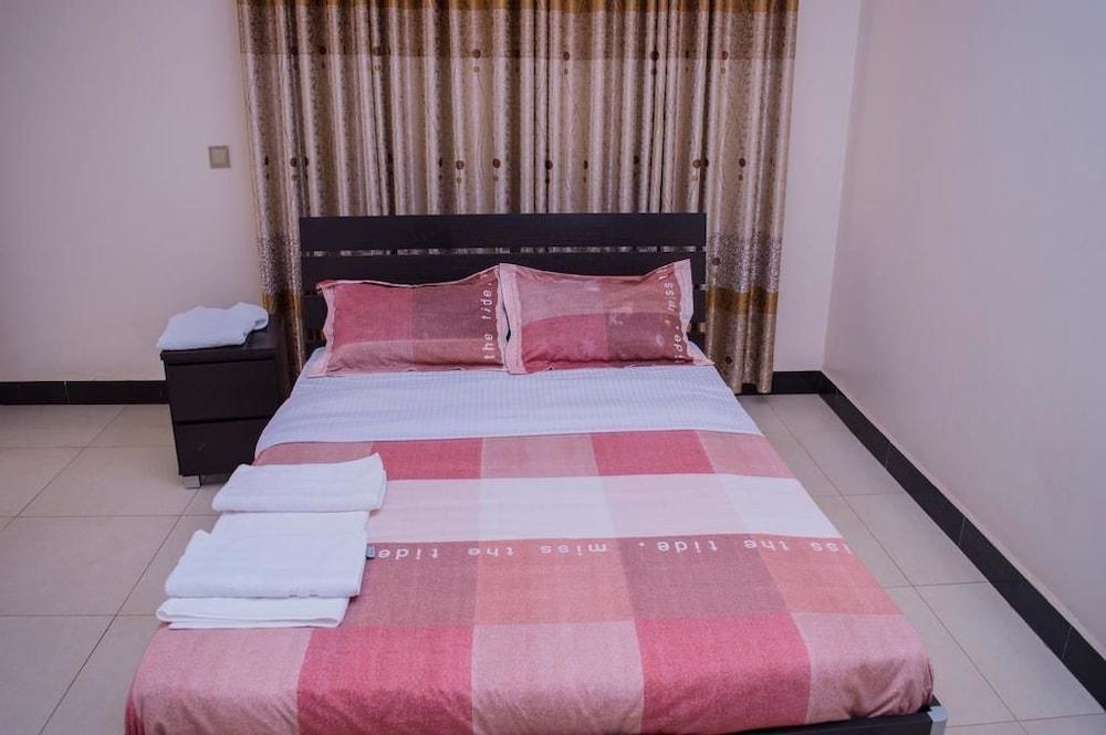 Marina Lake View Apartments