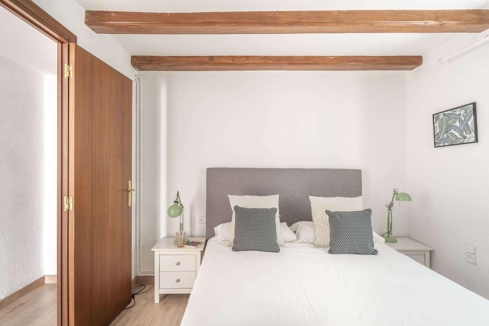 Aragó large and cozy 3br apartment