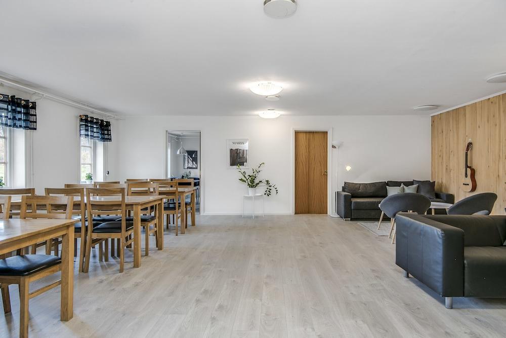 Tallbackens Gård & Vandrarhem - Hostel