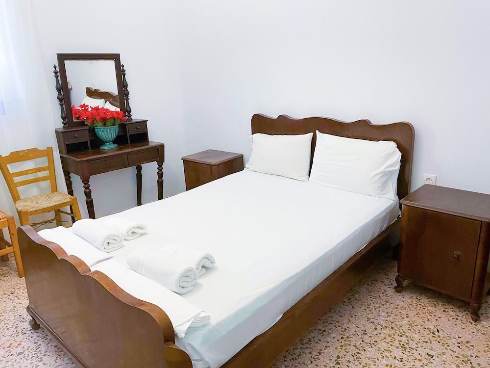 Katerina Beach Rooms