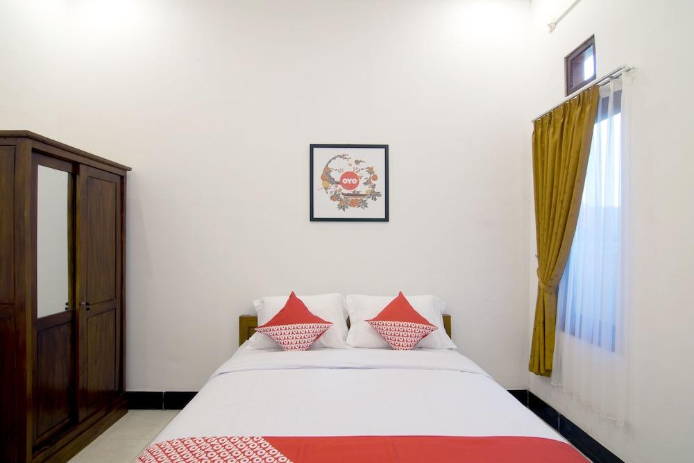 OYO 931 Dara Dewi Homestay