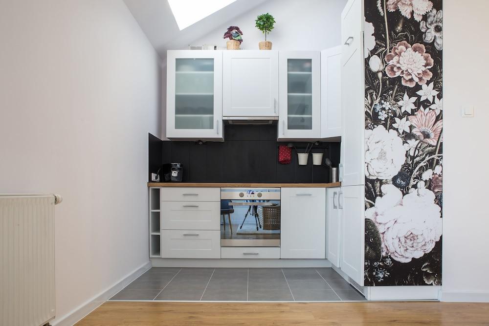 TimeGoesSlow Cozy Attic City Center