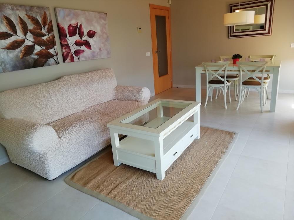 1019 - Paradis Village E