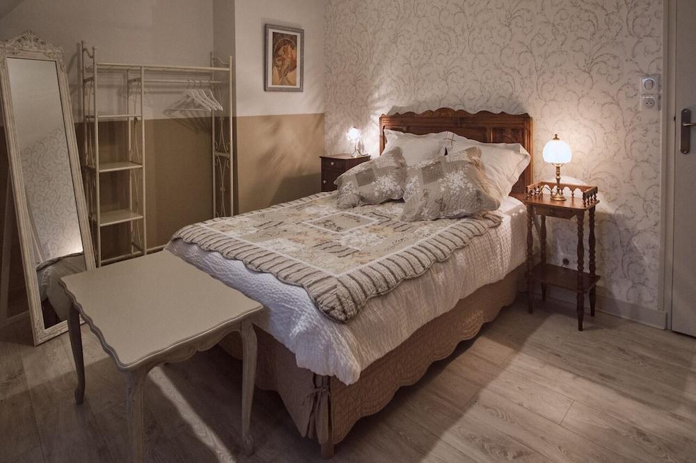 A L'ombre des Pommiers