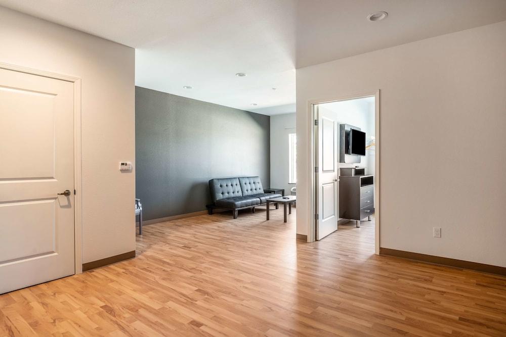 Studio 6 Lake Charles, LA