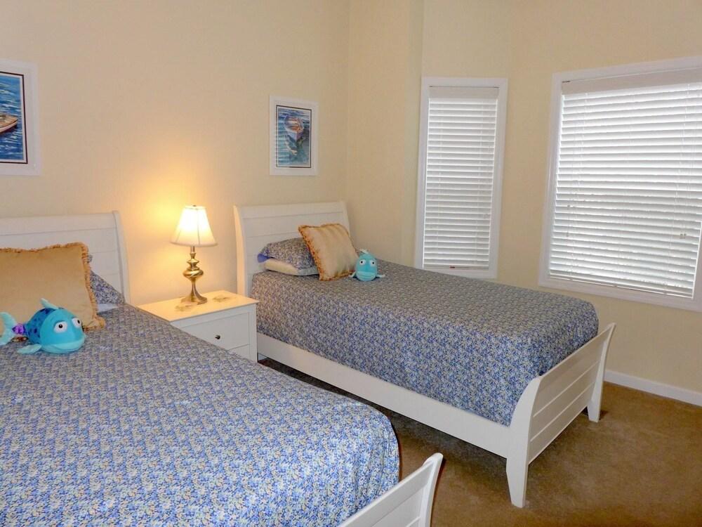 Oc820 Wesley Ave 1st-floor