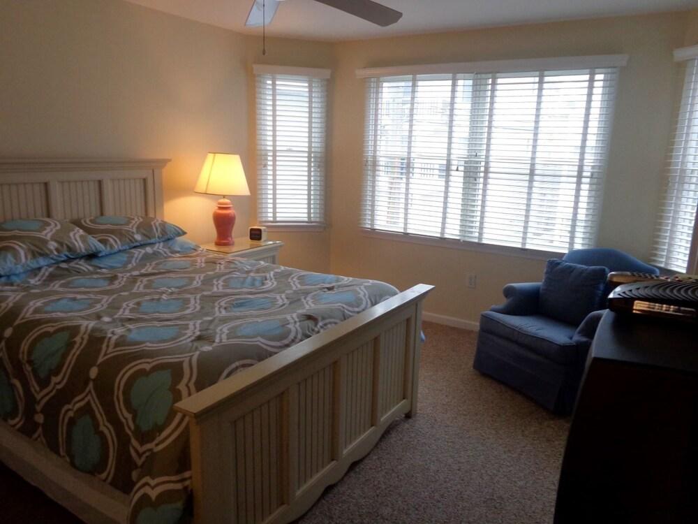 Oc816 St. Charles Place-1