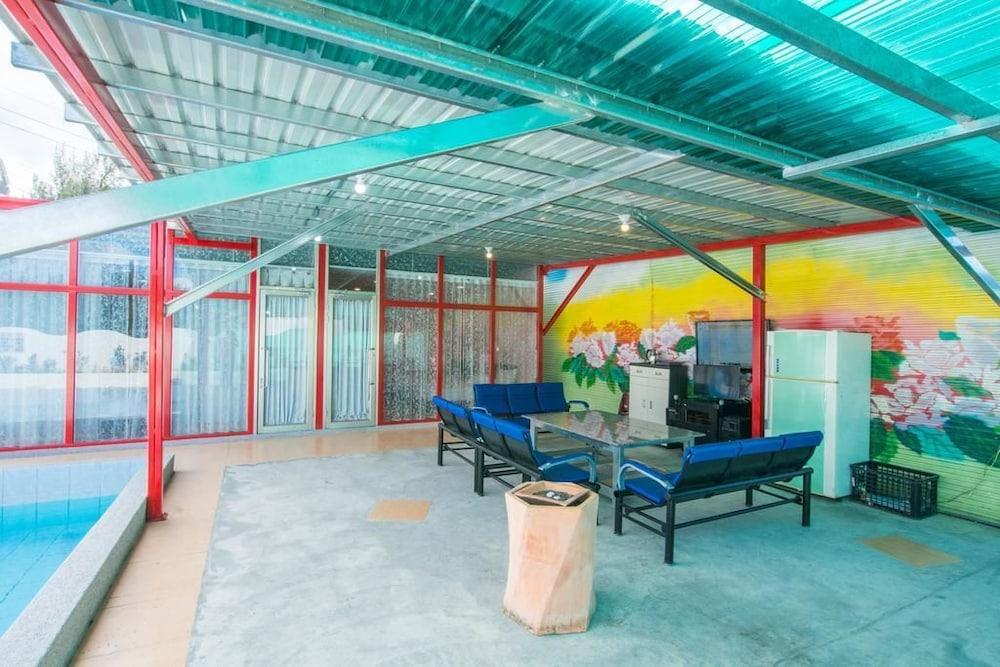 East Coast Rose Garden Villa